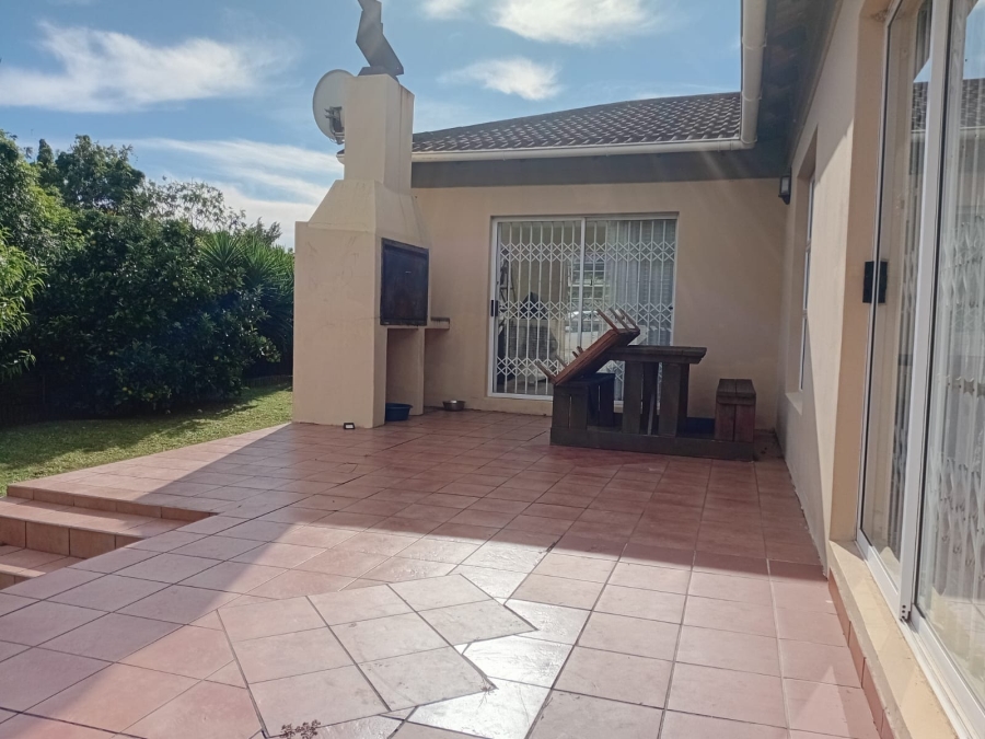 To Let 3 Bedroom Property for Rent in Beacon Bay North Eastern Cape